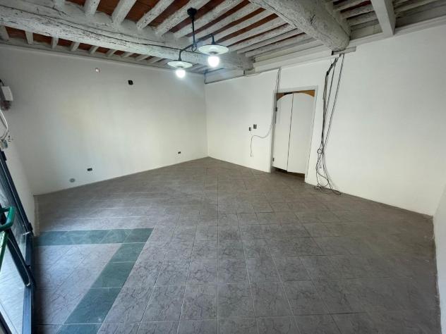 negozio in affitto a Cascina in zona San Frediano a Settimo