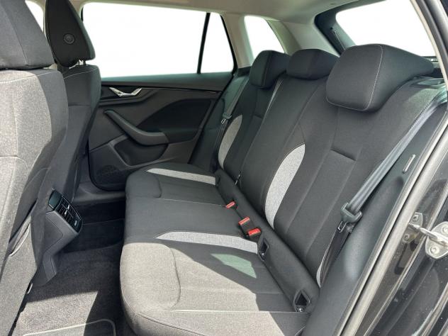 Škoda Kamiq 1.0 TSI Black Dots DSG 85kW - Foto 9