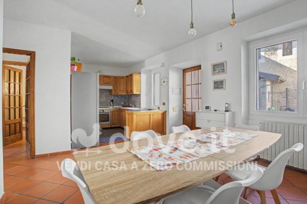 Appartamento di 100 m² con 3 locali e box auto in vendita a Brissago-Valtravaglia - Foto 2
