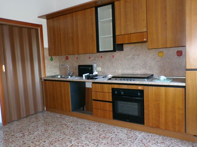 Travedona Monate - trilocale con cantina e box - Foto 3