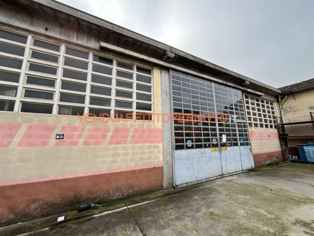 MAGAZZINO CON NEGOZIO-UFFICIO ED AREA DI PERTINENZA - Foto 9