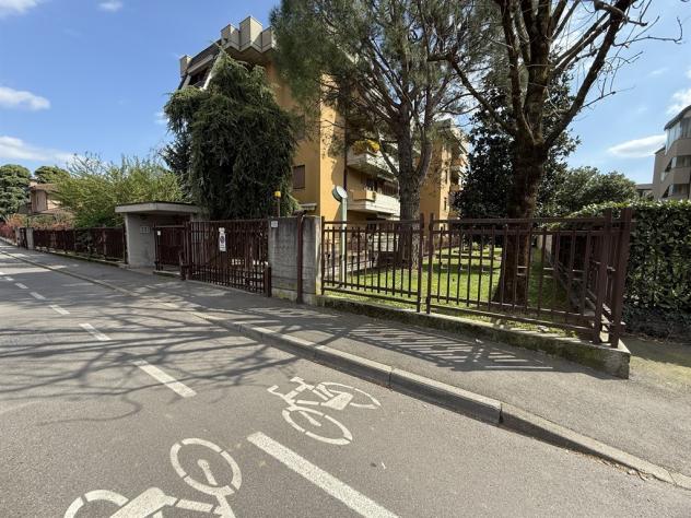 Lissone - Appartamento di 3 ampi locali con giardino in zona residenziale a 15' a piedi dal centro e dal Parco di Monza - - Foto 3