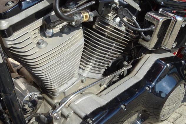 Harley-Davidson Dyna Super Glide FXDC Custom - Foto 4