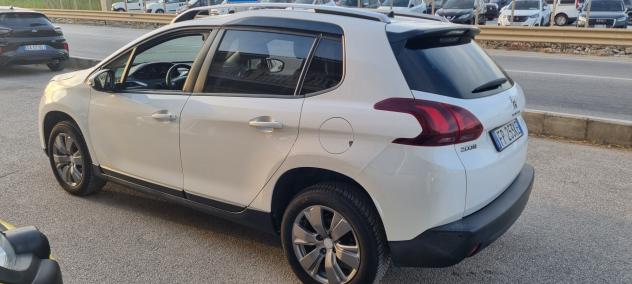 Peugeot 2008 BlueHDi 100 S&S SOLO 67MILAKM - Foto 2