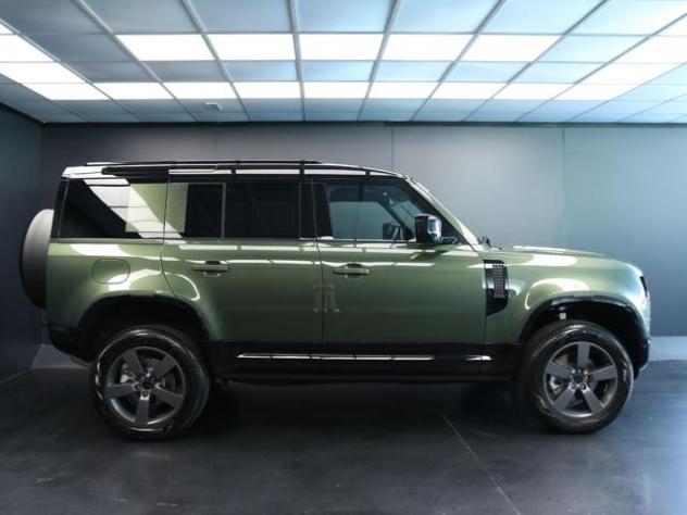 LAND ROVER Defender 110 3.0D I6 250 CV AWD Auto X-Dynamic HSE rif. 23996327 - Foto 3