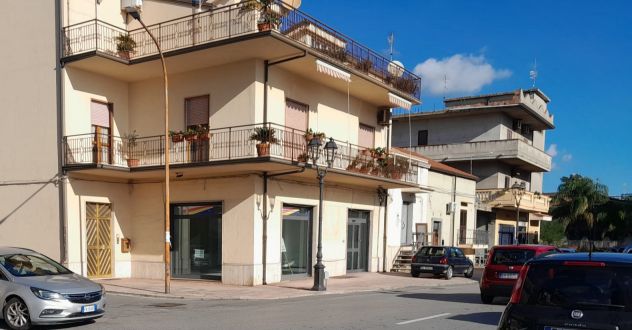 Fittasi locale mq 600
