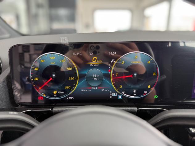 Mercedes-benz GLA 180 d Automatic Premium - Foto 10