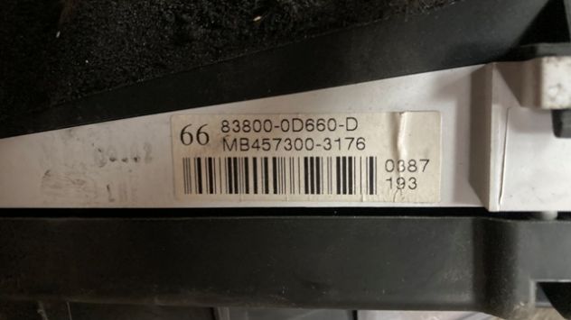 Quadro strumenti Toyota Yaris 1.0 benzina del 2008 (83800-0D660) - Foto 3