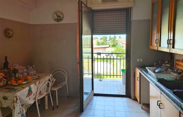 Appartamento con cantina e posto auto in vendita a Roma