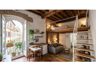 LOFT CENTRO STORICO LIBERO SUBITO
