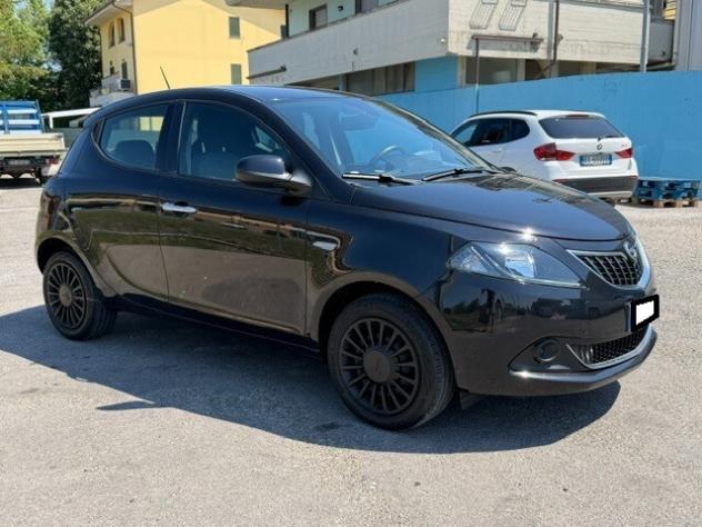 Lancia Ypsilon 1.0 hybrid neopatentati - Foto 2