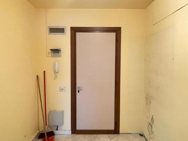 Ufficio in affitto a Massa