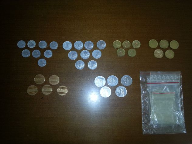 32 MONETE TUTTE LIRE RARE 5,10,20,100,200 LIRE E 5 GETTONI RARI 100% RAME PER CA