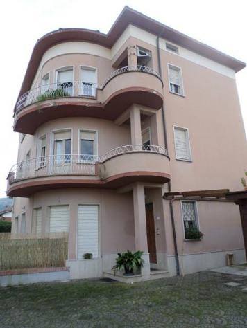 Magione vendesi stabile palazzo 5 vani 200 Mq - Foto 2