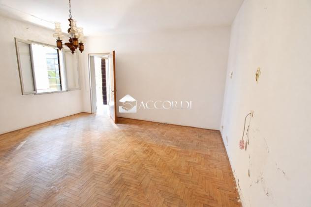 CASA INDIPENDENTE di 7 vani e di 328 mq (MONTEBELLUNA) rif. PE8 - Foto 14