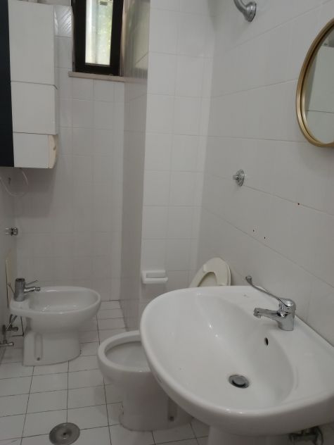Affittasi UFFICIO INDIPENDENTE: Bollette e Spese incluse nel prezzo - Foto 4
