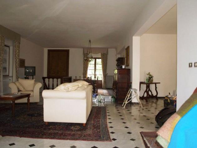 Villa di mq 350 , nel verde ed esposta al sole - Foto 13