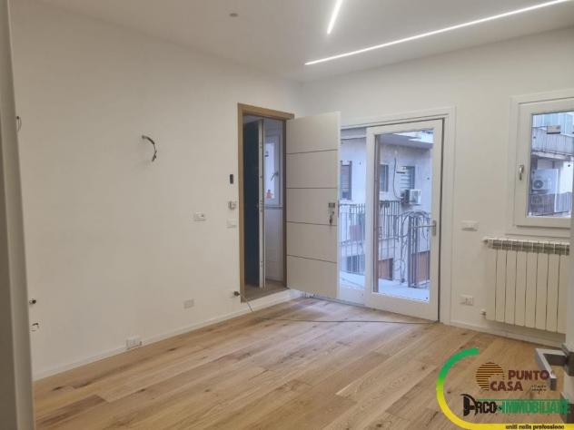 Via Lo Iacono affittasi bivani ristrutturato e totalmente arredato - Foto 5