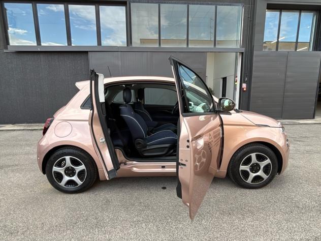FIAT 500 500e 3+1 42 kWh Passion - Foto 9
