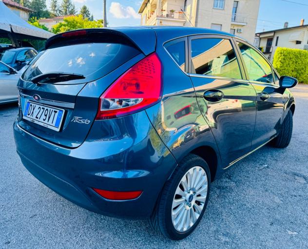 Ford Fiesta 1.4 TDCi 68CV 5 porte - Foto 8