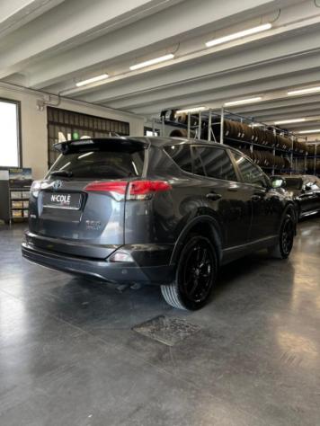 TOYOTA RAV 4 MY23 RAV4 2.5 Hybrid 2WD Dynamic rif. 23995627 - Foto 3