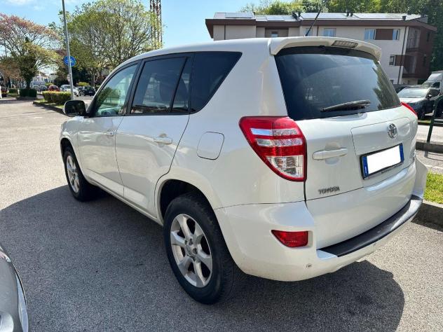 TOYOTA - RAV4 - Crossover 2.2 D-4D 150CV DPF Excl. SOLO COMMERCIANTI - Foto 4