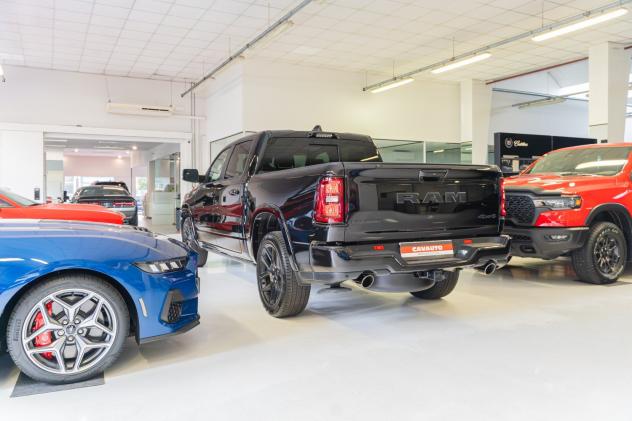 Dodge RAM NUOVO RAM 2025 LARAMIE NIGHT PREMIUM 3.0L Twin-Turbo 420CV. - Foto 6