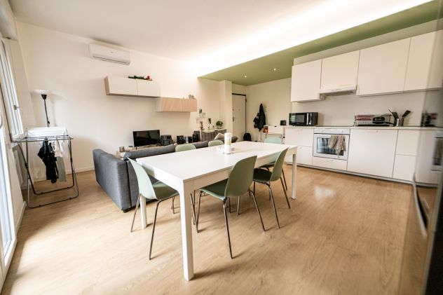Ultima stanza singola dal 1° ottobre – €450 tutto incluso – Viale Timavo