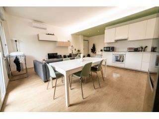 Ultima stanza singola dal 1° ottobre – €450 tutto incluso – Viale Timavo