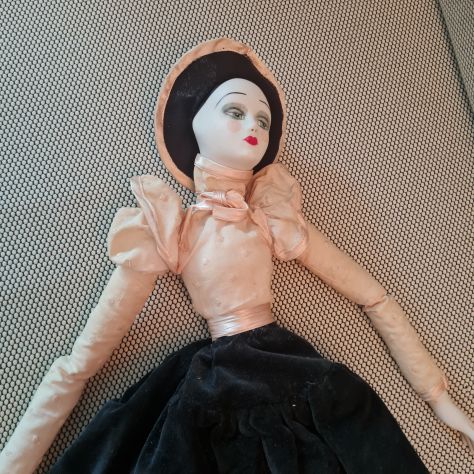 Bambola di porcellana stile boudoir , viso dipinto a mano - Foto 4