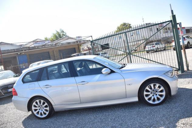BMW Serie 3 Touring 330d Futura - AUTO D'OCCASIONE - PELLE - NAVI - CRUISE - SENSORI - BT - Foto 4