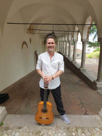 Lezioni di chitarra moderna, classica e flamenco - Foto 4