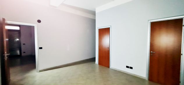 IMPORTANTE USO INVESTIMENTO, VENDESI LOCALE VIA G. BRUNO - VENOSA - Foto 6