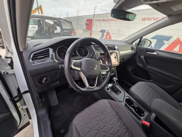 VOLKSWAGEN Tiguan 2.0 TDI 150 CV SCR DSG Life rif. 24159872 - Foto 10