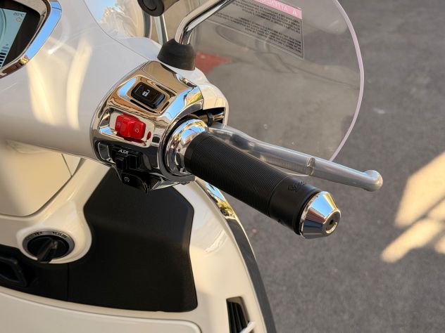Piaggio Vespa GTS 310 Supertech - Foto 6