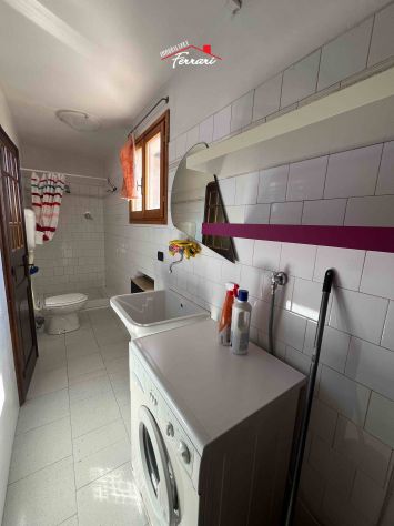 MANSARDA ARREDATA CON GRANDE TERRAZZA PANORAMICA – € 400 AL MESE - Foto 2
