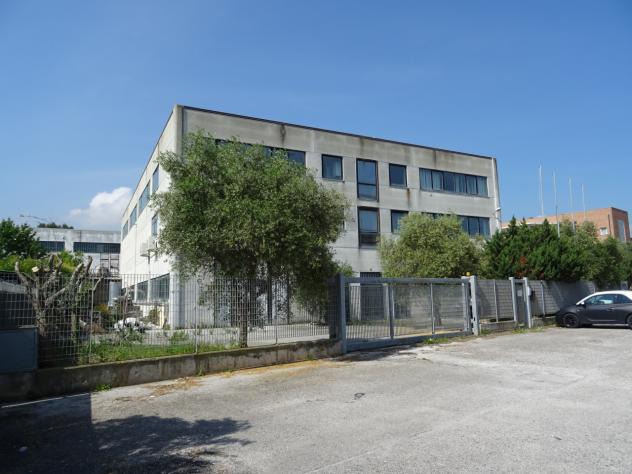 capannone in vendita a Senigallia in zona Marzocca