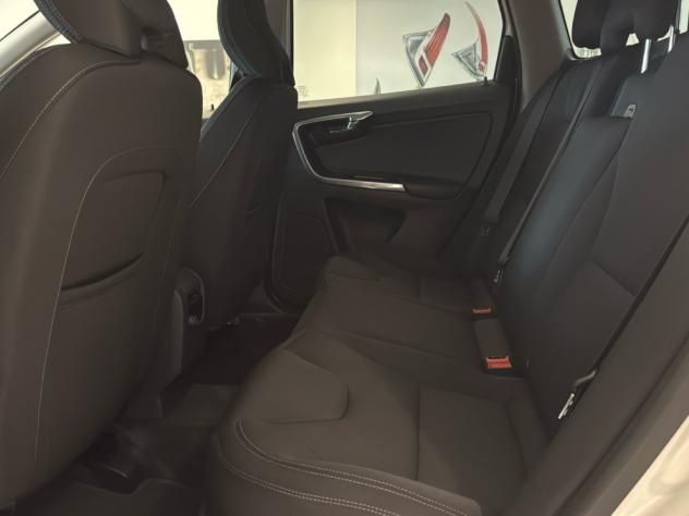Volvo XC60 D3 2.0 Geartronic Momentum Navi Cruise Diurne LED - Foto 9