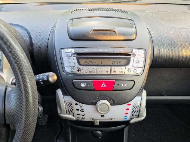 Toyota Aygo 1.0 12V VVT-i 5 porte Cool Soda Connect CV-68 E5B Manuale NEO 2014 - Foto 10