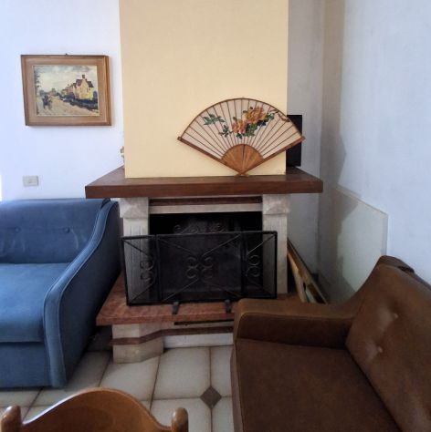 Ampio quadrilocale con terrazzo e camino - Foto 2