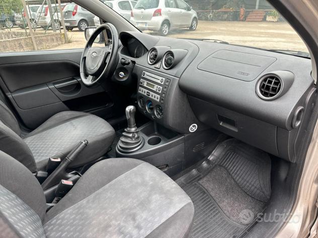 Ford Fiesta 1.4 TDCi 5p. Zetec - Foto 8