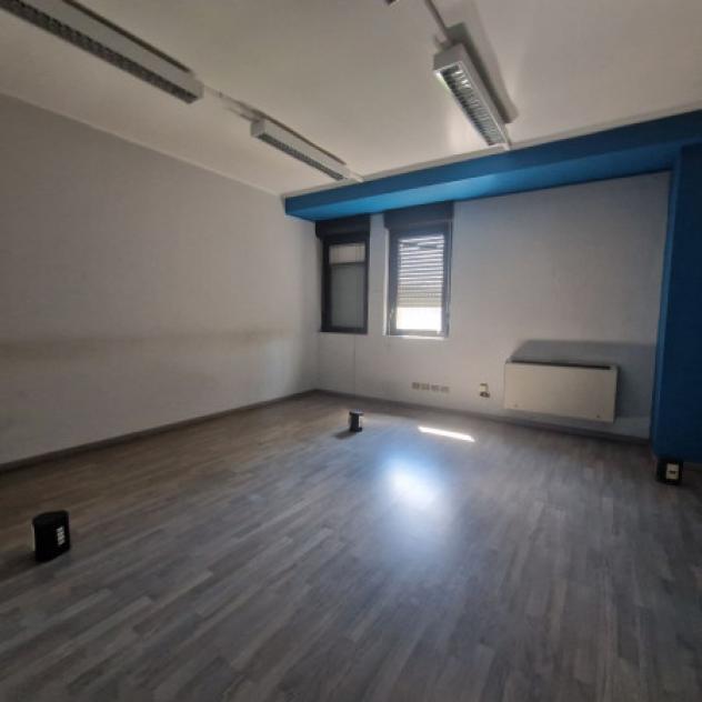 Immobile di 240 m² con più di 5 locali in affitto a Rho - Foto 3