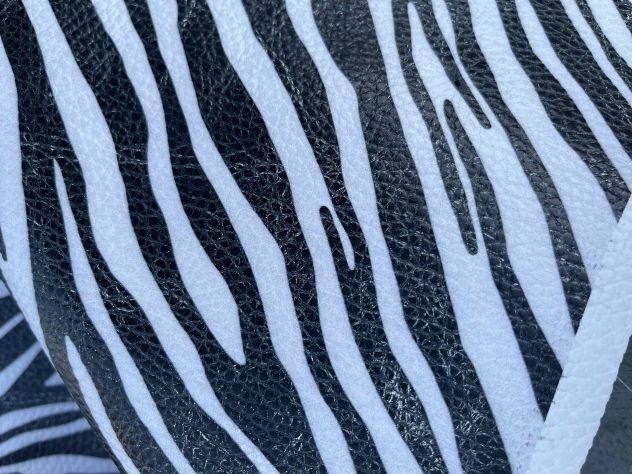 Pelle di vitello stampa zebra - sp. 1,5 - Foto 2