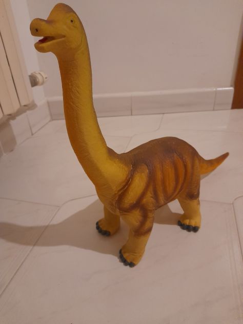 Otto dinosauri giganti di plastica rigida, perfetti ed intoccati mai utilizzati. - Foto 3