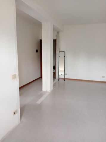 Appartamento trilocale con terrazzo luminoso - Foto 7