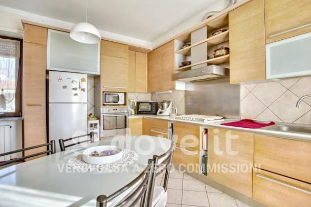 Appartamento di 130 m² con 3 locali e box auto in vendita a Cairate - Foto 2