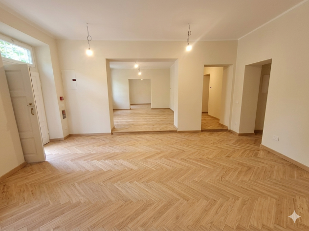 Appartamento in vendita a Lucca 140 mq Rif: 1420302