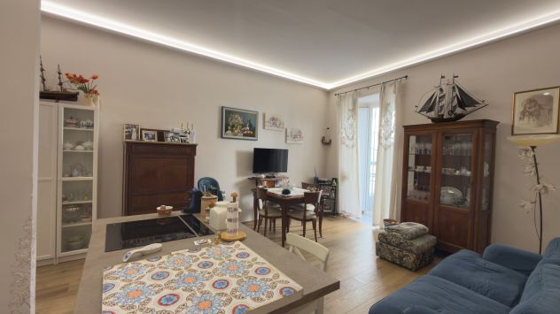 ELEGENTE APPARTAMENTO NEL CENTRO STORICO DI SALERNO - Foto 5