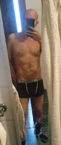 Ragazzo di 40'anni massaggiatore professionale anche xxx Tel:3292553782