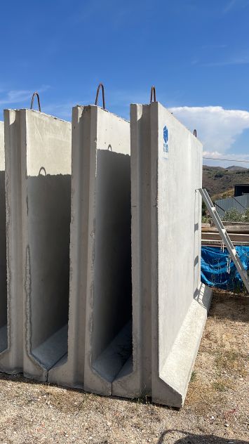 Muri prefabbricati per recinzioni o delimitazioni aree - Foto 8